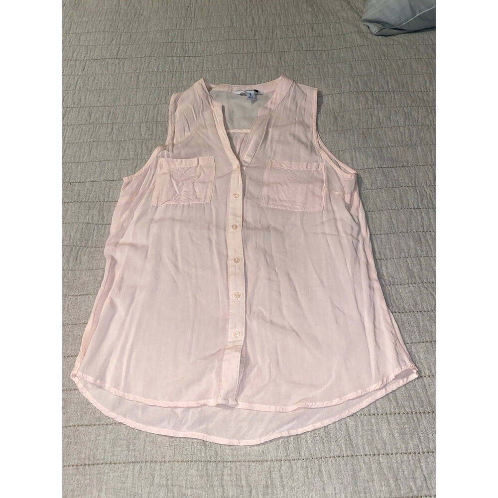 Pale pink button down sleeveless blouse Medium